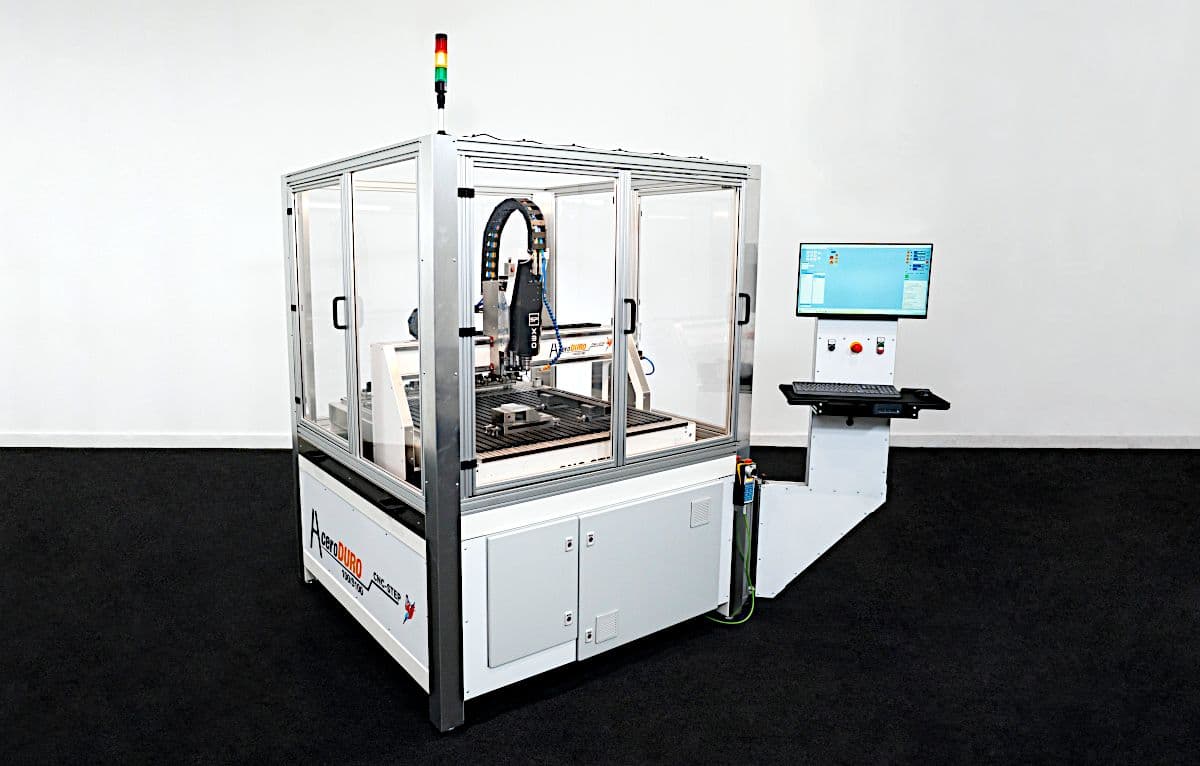 AceroDuro, pantografo CNC professionale industriale per la lavorazione di metalli duri e materiali ostici. Soluzione economica per lavorazione di materiali impegnativi.