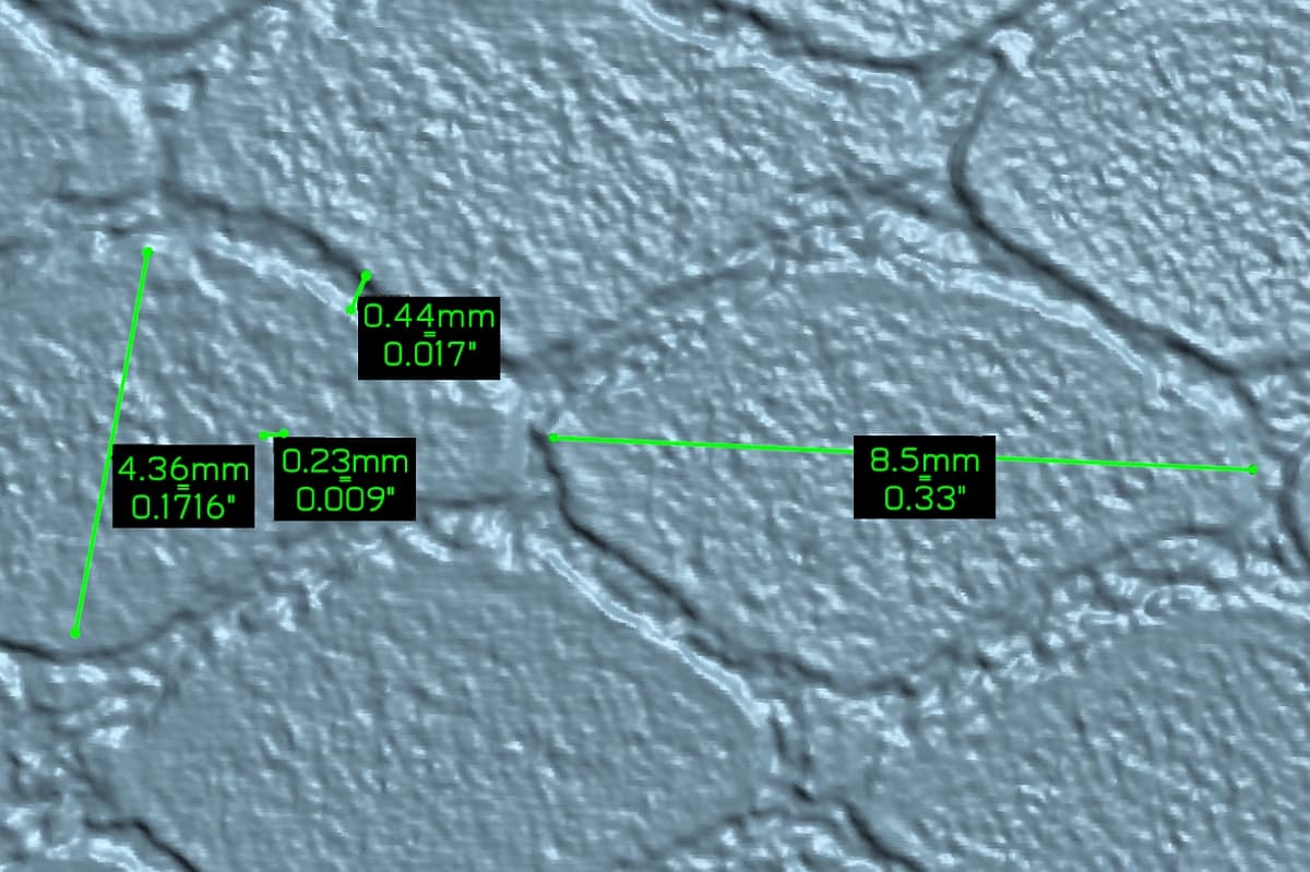 La stessa texture con misurazioni dirette sulla mesh, utili per il controllo qualità della goffratura